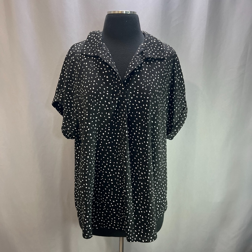 Timeson Tunic Blouse Womens XL Black White Heart Print Curved Hem Classic Wear